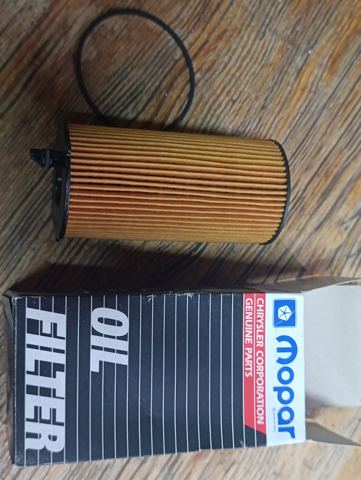 Масляный фильтр двигателя 68032204AB CHRYSLER
