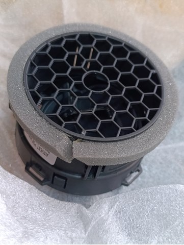 Решетка воздуховода левая 687601310R RENAULT