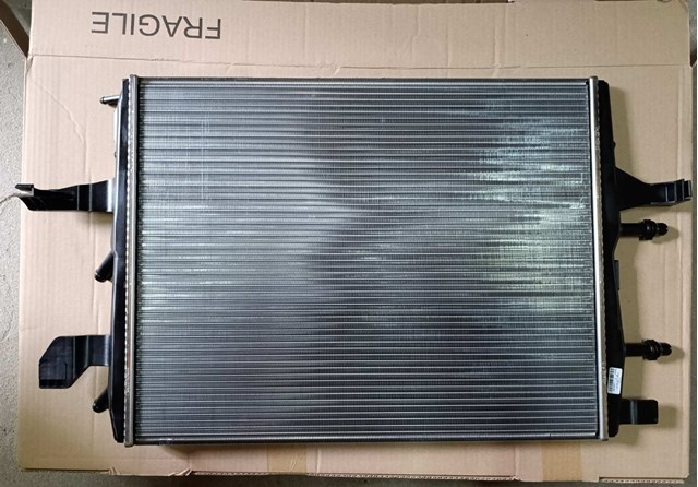 701400 VALEO Радиатор охлаждения двигателя дополнительный купить в Павлоград