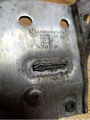 Кронштейн бампера переднего, правый 7186514 BMW