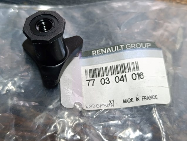 7703041016 Renault (RVI)