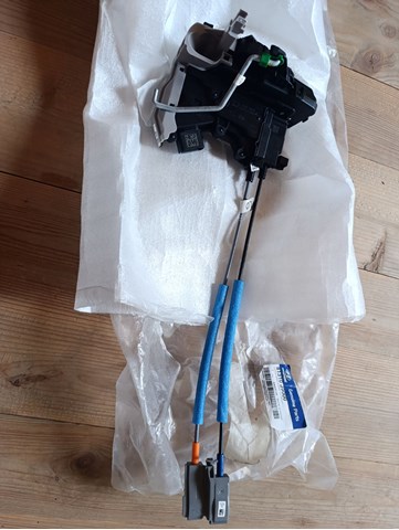 Замок двери водителя 81310J9000 HYUNDAI
