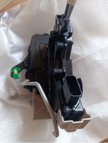 81310J9000 HYUNDAI Замок водительской двери купить в Каменское