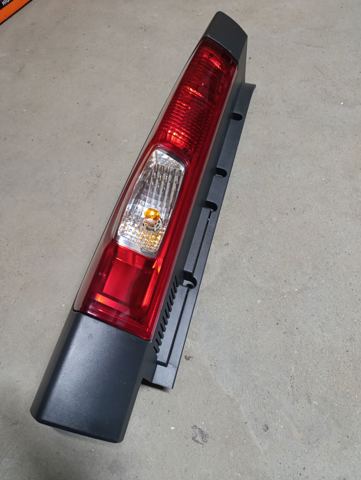 Задняя левая фара 8200415250 RENAULT