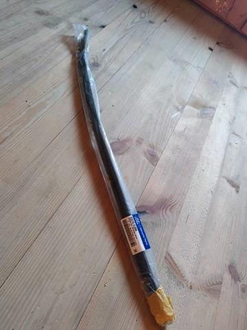 Молдинг опускного стекла нижний, двери задней, левой 832102L000 HYUNDAI