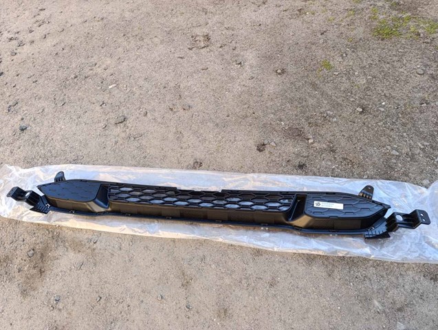 Решетка бампера переднего нижняя 86560J9000 HYUNDAI