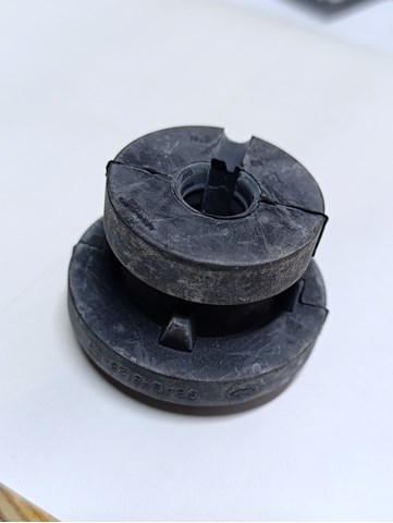 Кронштейн крепления радиатора, нижний 98AB8125EC FORD