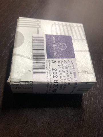 Фонарь подсветки заднего номера A2028200456 MERCEDES