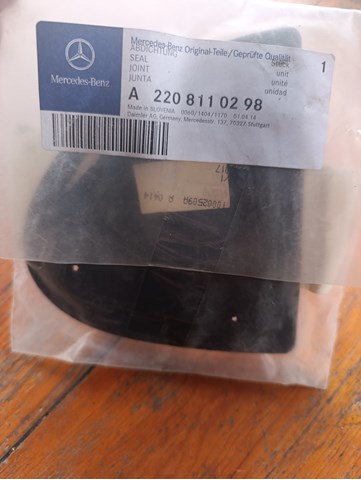 Уплотнитель зеркала к двери правый A2208110298 MERCEDES