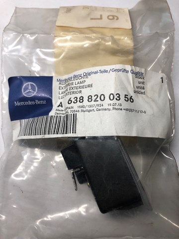 Фонарь освещения номерного знака A6388200356 MERCEDES