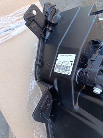 MAGNETI MARELLI LPP952 Фара левая в наличии Харьков