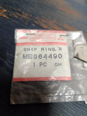 Кольцо стопорное подшипника задней полуоси MB664490 MITSUBISHI