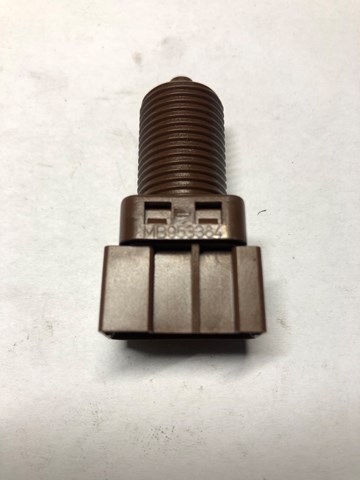 MB953385 MITSUBISHI Датчик включения стопсигнала купить в Чернигов