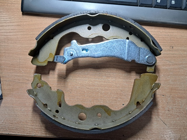 BOSCH 0986487899 Задние барабанные колодки в наличии Ирпень