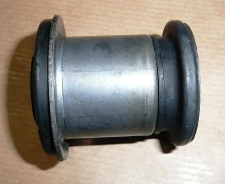 Сайлентблок заднего верхнего рычага 9639880480 PEUGEOT