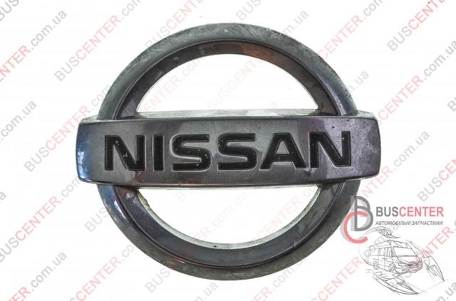 Фирменный значек капота 62890JD000 NISSAN