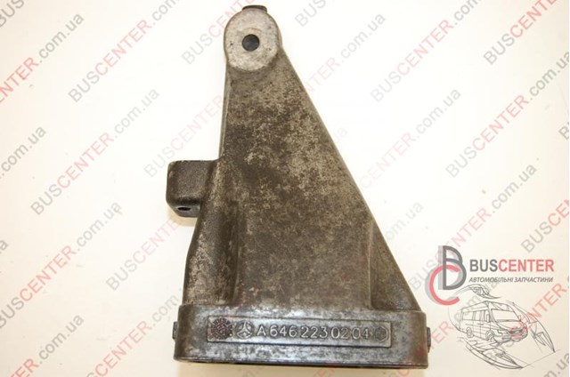 Кронштейн подушки (опоры) двигателя, правой 6462230204 MERCEDES