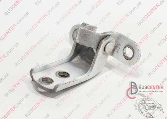 Петля водительской двери 6872012151 TOYOTA