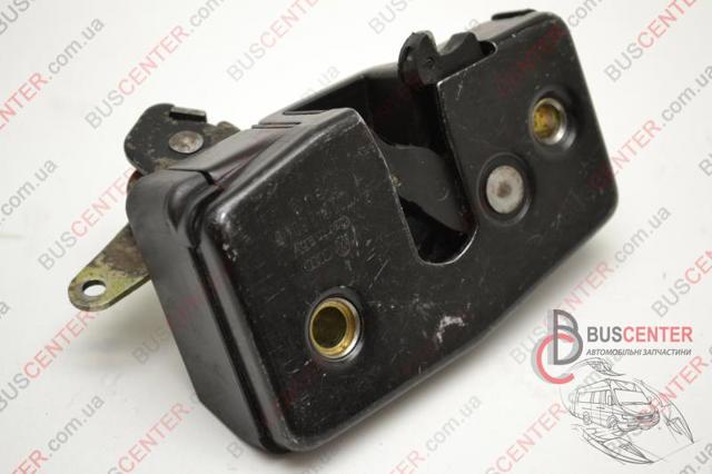 Замок двери боковой сдвижной правой 701843604D VAG