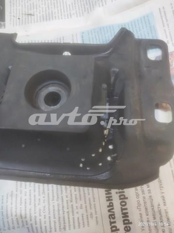Подушка (опора) двигателя, левая верхняя CC2939070 MAZDA