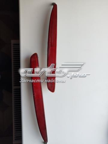 Правый катафот заднего бампера GJ6A515L0A MAZDA
