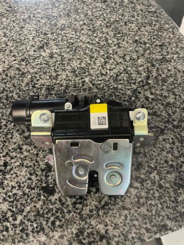 Замок задней двери 818L0GI100 HYUNDAI
