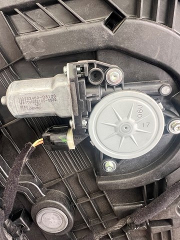 Замок передней левой двери 82460C5100 HYUNDAI