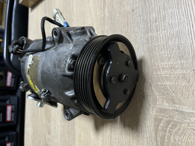 Компрессор системы кондиционирования 6854069 OPEL