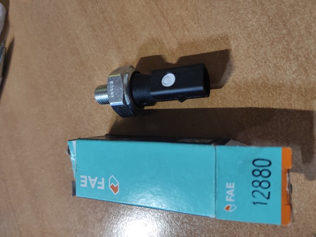 FAE 12880 Датчик давления масла в наличии Запорожье