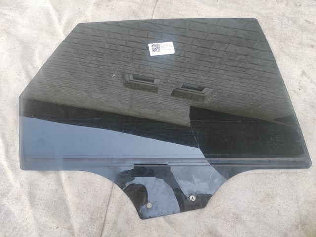 Стекло задней правой двери 43R004553 BMW