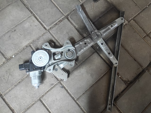 Мотор стеклоподъемника двери задней, правой 5713A257 MITSUBISHI
