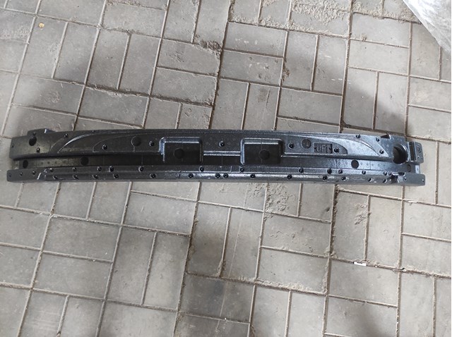 Абсорбер бампера переднего Nissan LEAF 1