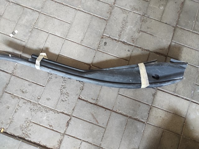 Уплотнитель крыла 658204GA0A NISSAN