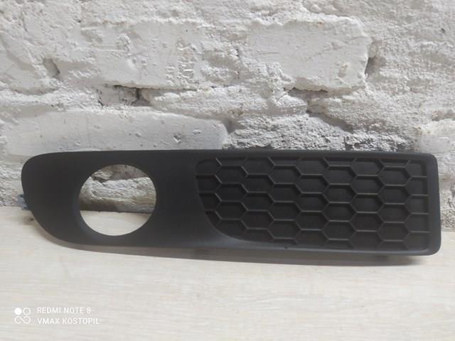 Ободок противотуманки 30655930 VOLVO