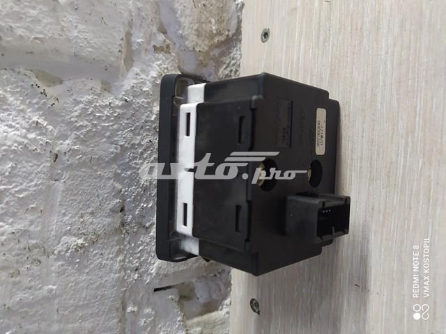 VOLVO 30739300 Переключатель света фар на "торпедо" в наличии Днепр