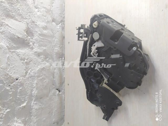 Замок задней двери, правой 30753673 VOLVO