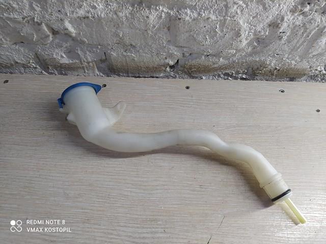 Горловина бачка омывателя 30784333 VOLVO