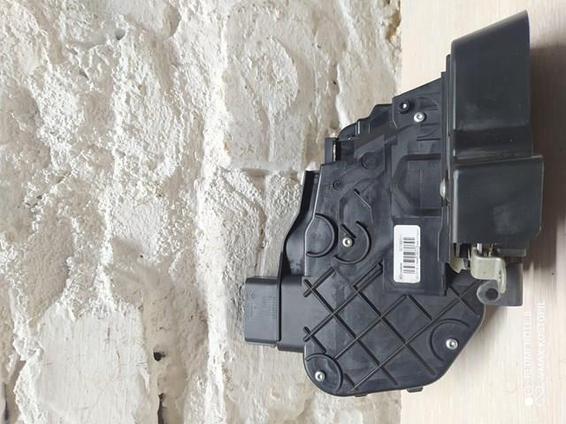 Запор кабины 30799311 VOLVO