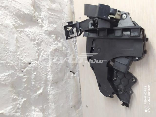VOLVO 30799326 Замок двери задней левой в наличии Николаев