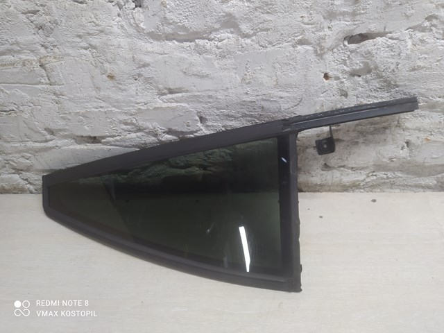 Стекло угловое двери задней 30799350 VOLVO