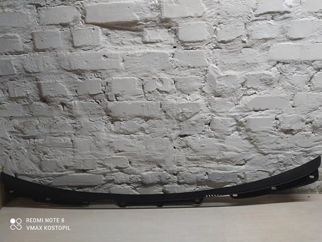 Решетка водостока лобового стекла левая/правая 30799651 VOLVO