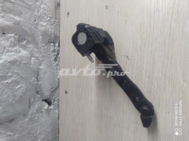 31217750 VOLVO Ограничитель открывания двери передний купить в Хмельницкий