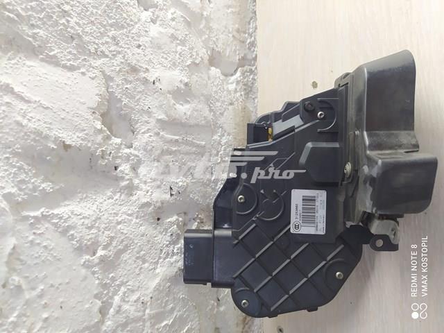 Замок двери водителя 31253665 VOLVO