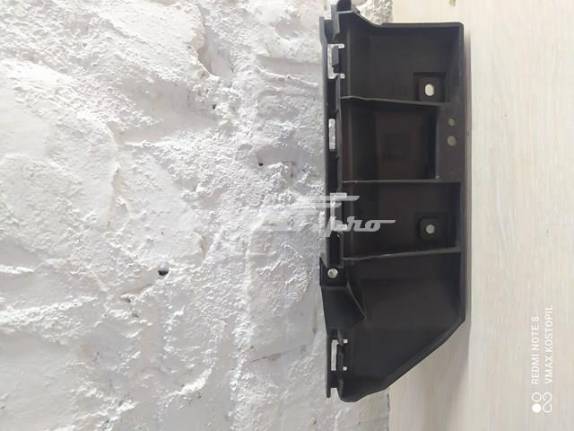 Правый кронштейн заднего бампера 31265595 VOLVO