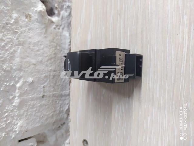 VOLVO 31272012 Кнопочный блок управления стеклоподъемником передний правый в наличии Винница