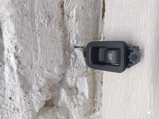 Кнопка включения мотора стеклоподъемника задняя 31272013 VOLVO