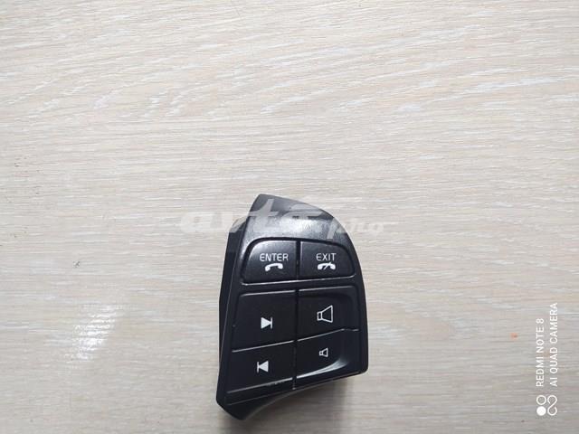 Блок кнопочных переключателей рулевого колеса 31313951 VOLVO