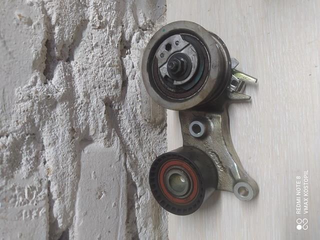 Обводной ролик ремня ГРМ Volvo XC40