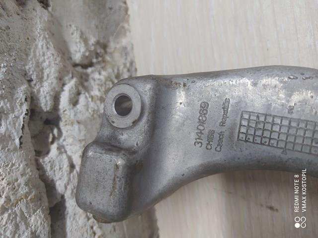 Кронштейн компрессора кондиционера 31401869 VOLVO