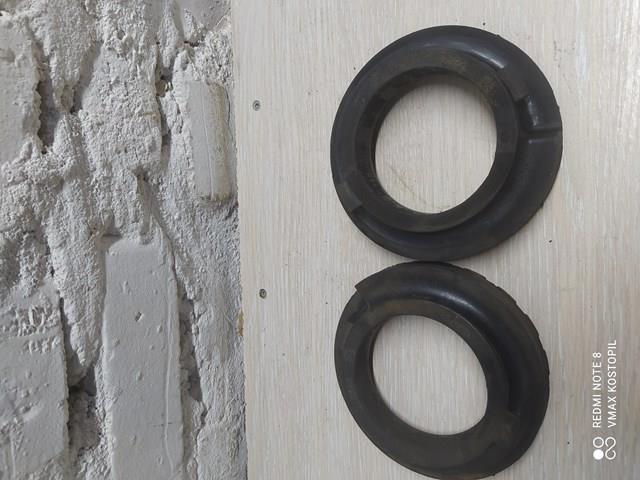 Проставка (резиновое кольцо) пружины задней верхняя 6g915599baa